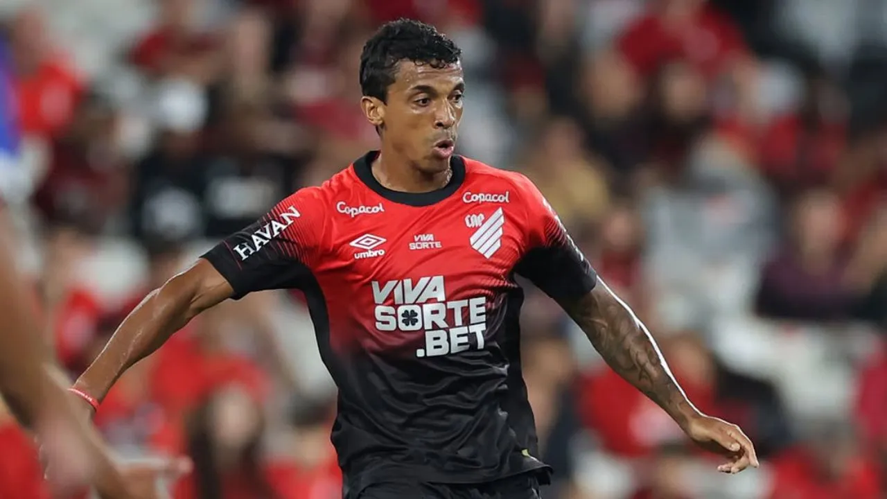 luiz-gustavo-athletico