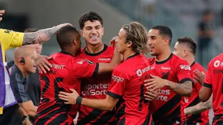 Decisivo, Vitor Bueno marca primeiro gol pelo Athletico na Libertadores