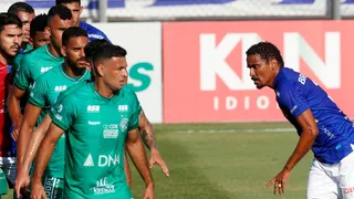 Rafael Lima estreia no Paraná e pede que time levante a cabeça após nova derrota