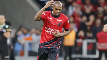 Athletico terá mudanças para a partida contra o Atlético-MG