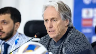 Jorge Jesus diz que Neymar não gosta de futebol como CR7