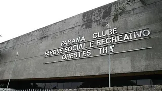 Leitores contam histórias sobre os velhos estádios de Curitiba
