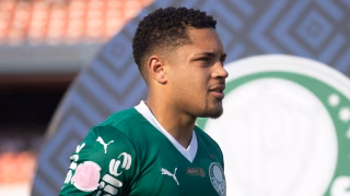 Vitor Roque apaga post polêmico após vitória do Palmeiras sobre o São Paulo