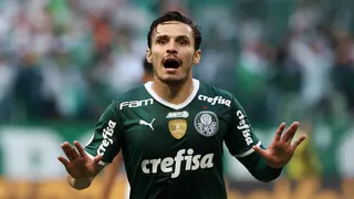 Raphael Veiga agradece Athletico, mas diz que terá “amnésia” no duelo pela Libertadores