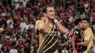 Athletico perde para o Flamengo e chega a oito rodadas sem vencer