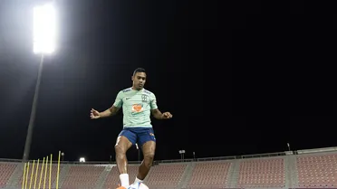 Alex Sandro treina com bola e pode reforçar seleção brasileira contra a Croácia