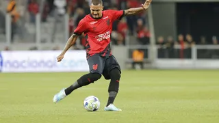 Zagueiro do Athletico assina pré-contrato com o Cruzeiro para 2024