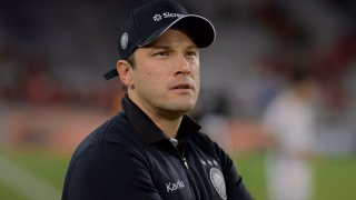 Técnico campeão pelo Operário tem negociação para acertar com o Flamengo