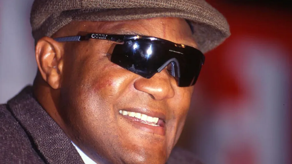 george-foreman-boxe