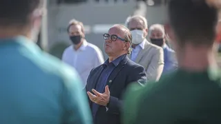 Coxa tem dois nomes “na mira” para assumir o time; ex-técnico de Messi descartado