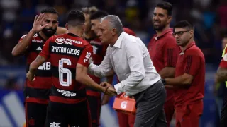 Flamengo derrota Cruzeiro por 2 a 0 na estreia de Tite e assume 3º lugar no Brasileirão