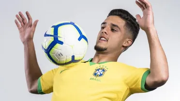 Lateral revelado pelo Coritiba é convocado para seleção brasileira principal