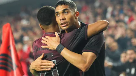 Athletico tem jogador ovacionado na Arena da Baixada