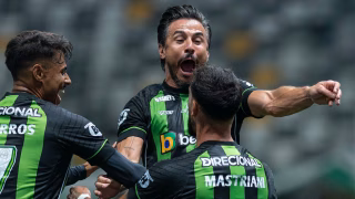 Ex-Athletico marca contra time de Alex e alcança artilharia da Série B