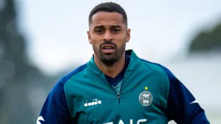 Coritiba tem retorno importante para visitar o CRB; veja as escalações