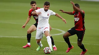 Athletico empata sem gols com o Paraná e se garante na semifinal
