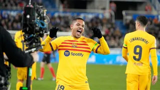 Diretor do Barcelona diz que clube vai recorrer da expulsão de Vitor Roque