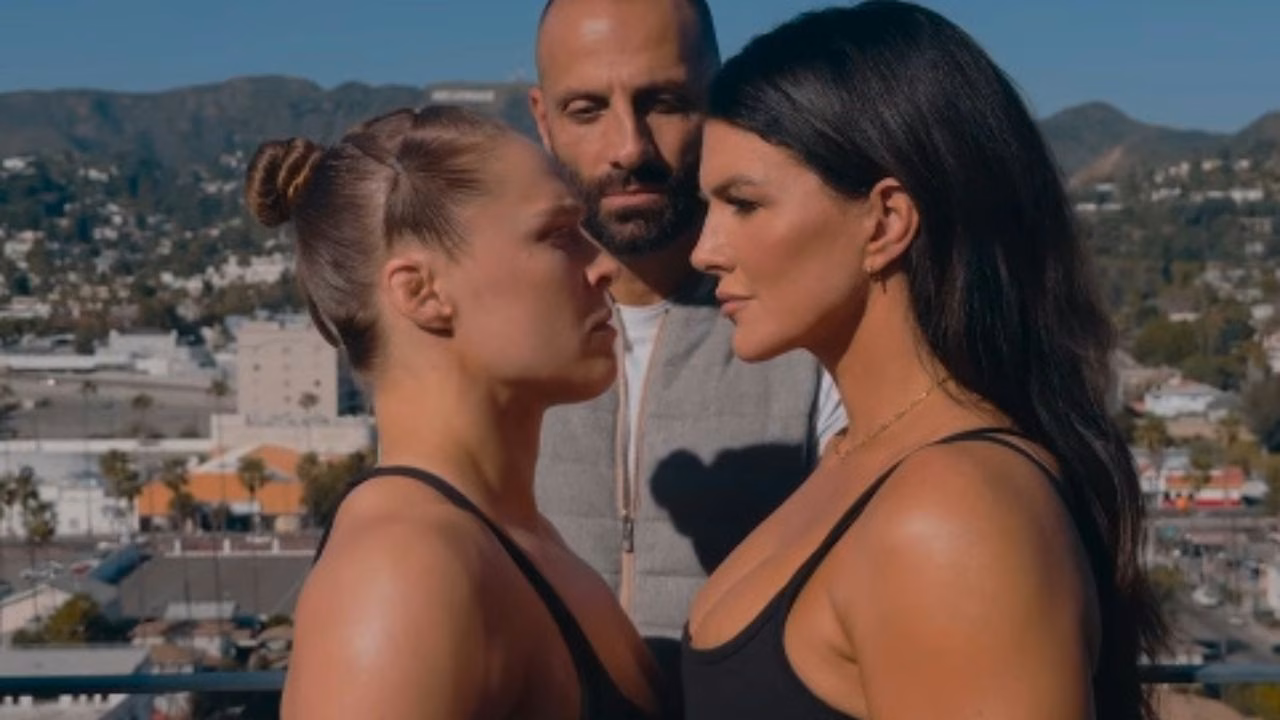 Encarada promocional da luta entre Ronda Rousey e Gina Carano anunciando superluta em Los Angeles.