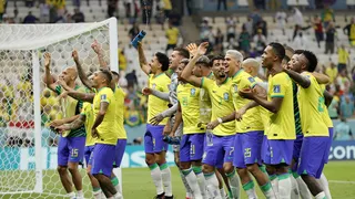 Brasil domina a Sérvia e larga na frente com direito a golaço de Richarlison
