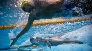 Brasil fica em último na final do revezamento 4x100m livre