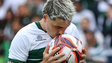 Josué supera marca de 2025 no Coritiba e mantém boa fase na Série A