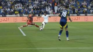 Bento sofre gol bizarro em sua segunda partida pelo Al Nassr; veja o vídeo