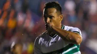 Coritiba conquista primeira vitória fora de casa ao bater o Cianorte