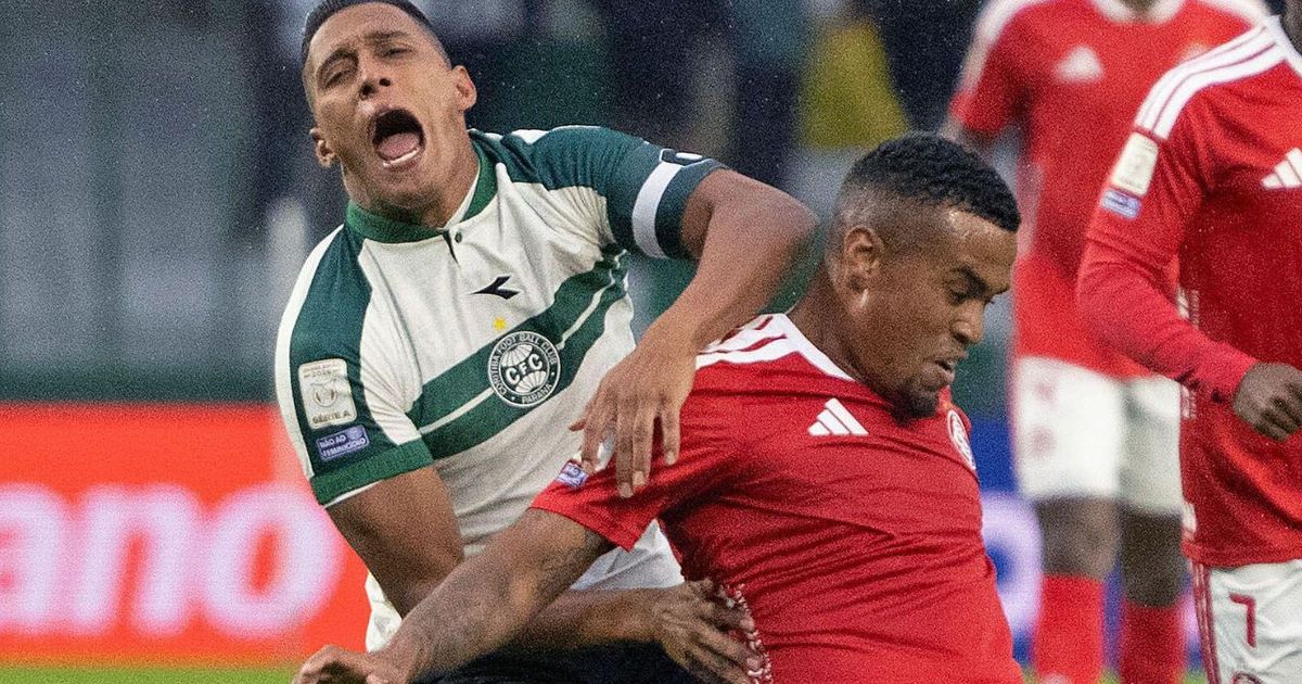 Coritiba sofre empate justo para quem joga de mãos dadas com a sorte