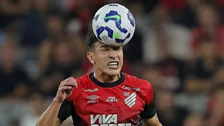 Athletico confirma nova lesão, e lateral não joga mais em 2025