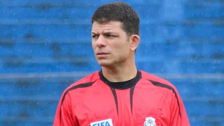 Árbitro paranaense participa da abertura da Copa do Mundo