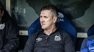 Santos demite Paulo Turra após empate com o Athletico