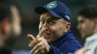 Coritiba busca disparar na liderança diante do Atlético-GO; veja as escalações