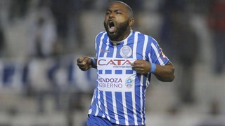 Lembra dele? Escorraçado do Atlético, Morro García faz história na Argentina