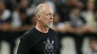 Mano Menezes admite que Corinthians ficou devendo no ano
