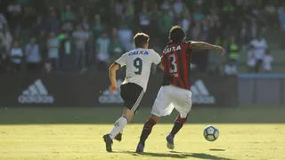 ‘Coritiba em grande estilo e Atlético em busca de identidade’; ouça Carneiro Neto