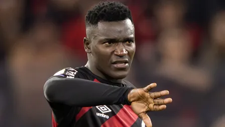 Artilheiro do Athletico, Viveros publica carta e esclarece polêmica