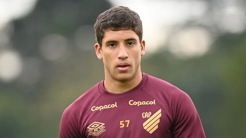 Meia João Cruz foi liberado pelo Athletico para a seleção sub-20.