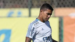 Veja quem são os jogadores e times que mais apanham no Brasileirão