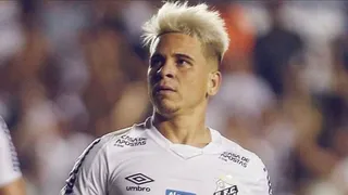 Soteldo é reintegrado ao Santos e faz primeiro treino com elenco após saída de Turra