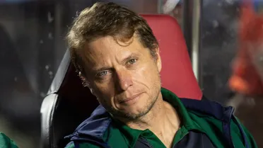 Seabra surpreende no Coritiba e dá chance a jogador ‘esquecido’
