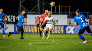 Com apagão e lance polêmico, Coritiba sofre primeira derrota no Estadual