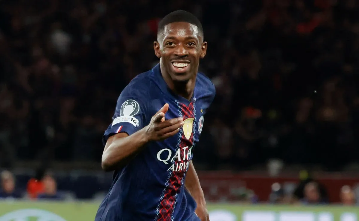 Dembélé comemora gol pelo PSG em jogo da Champions League