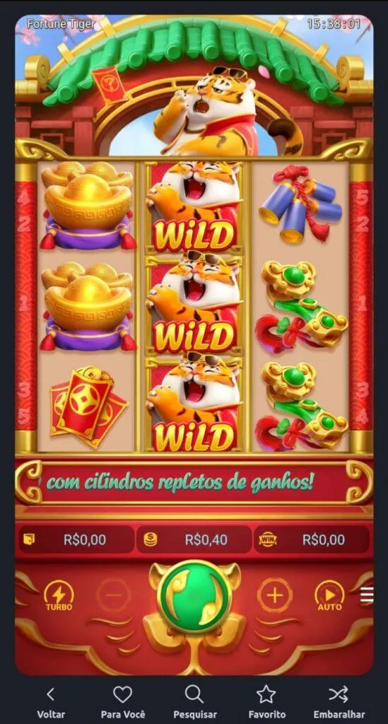 Fortune Tiger na VBet com 3 símbolos Wild no rolo central e aposta definida em R$ 0,40.