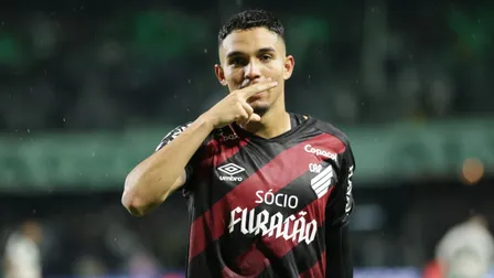 Promessa do Athletico, Arthur Dias desperta atenção de 10 clubes europeus; veja a lista