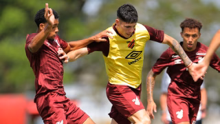 Classificado, Athletico se reapresenta de olho em sequência de jogos em Curitiba