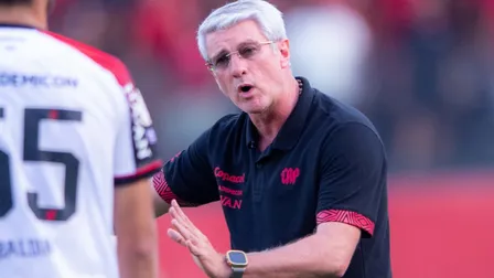 Viveros aumenta indefinições na escalação do Athletico para encarar o Grêmio