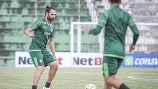 Coritiba perde Waguininho, e Léo Gamalho é dúvida contra o Cascavel CR