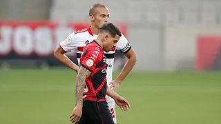 Sem Vitinho, Furacão perde e começa a cair