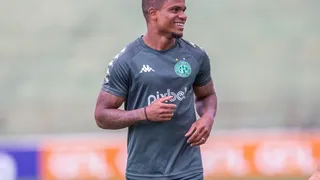 Coritiba briga com Santos e São Paulo por lateral de clube da Série B