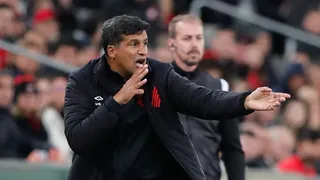 Chamado de estagiário, Wesley Carvalho fala em “convencer” torcida do Athletico